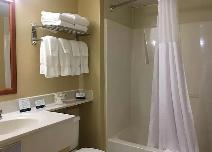 Days Inn & Suites By Wyndham Rehoboth Beach / Dewey